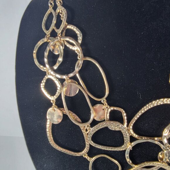 Saks Fifth Avenue Gold Statement Layered Oval Link Statement 20" Necklace - Picture 3 of 5